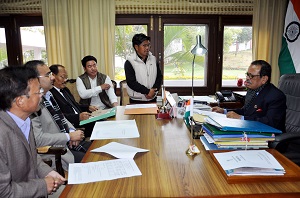 The Governor of Arunachal Pradesh Shri JP Rajkhowa, interacting with Shri Bailo Mele and Shri Eri Tayu, public representatives from Dibang Valley also seen Secretary Education Shri Marnya Ete, Secretary Health (Link officer), Dr. BM Mishra and Dr. Moji Jini, District Health Services at Raj Bhavan, Itanagar on 10th February 2016.